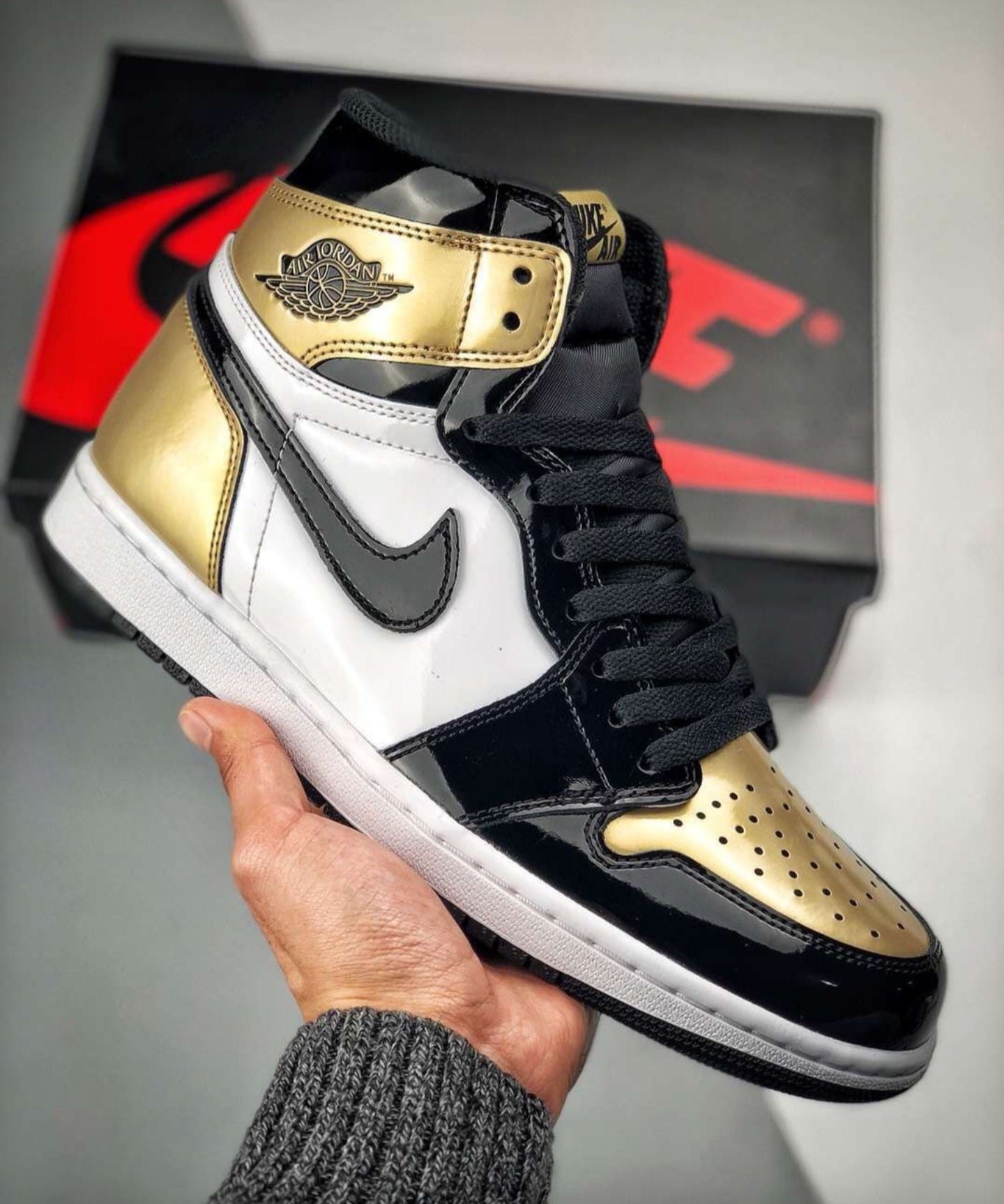 sneakers