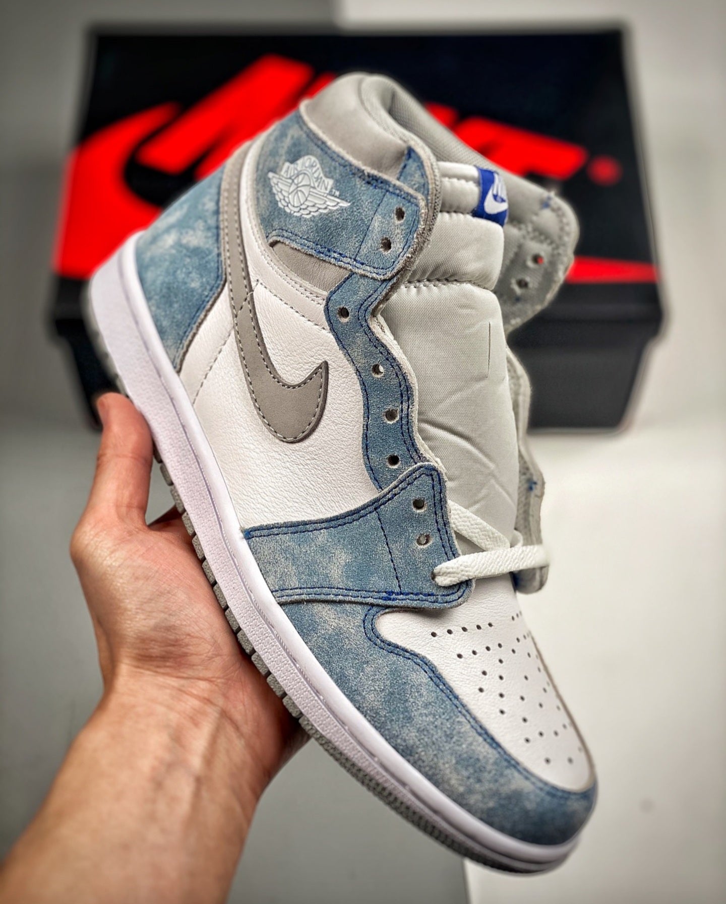 sneakers