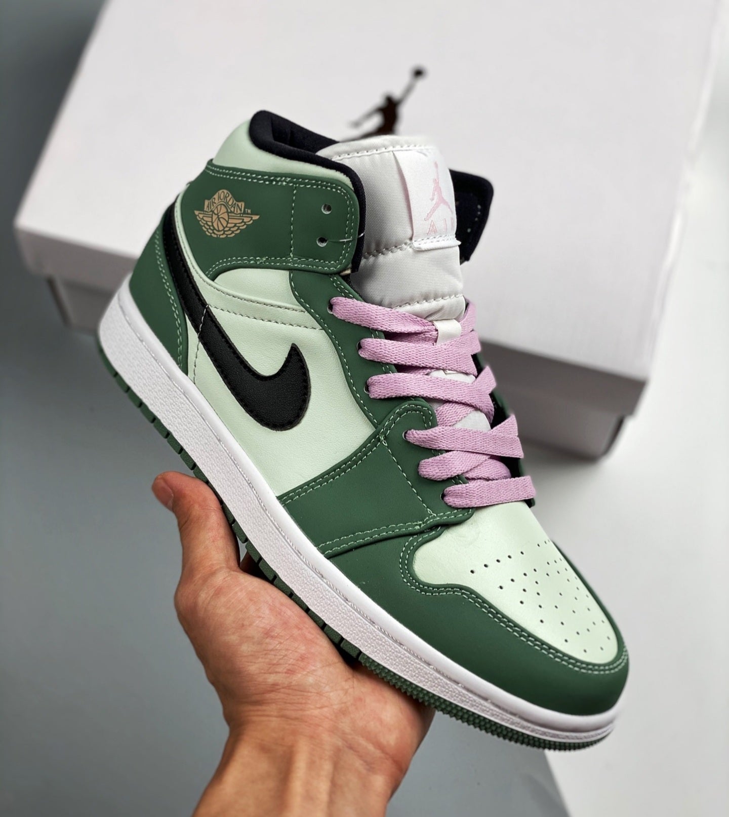 sneakers