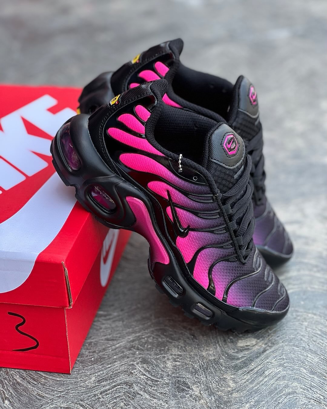 Nike Air Max Plus Tn " Hyper Pink"
