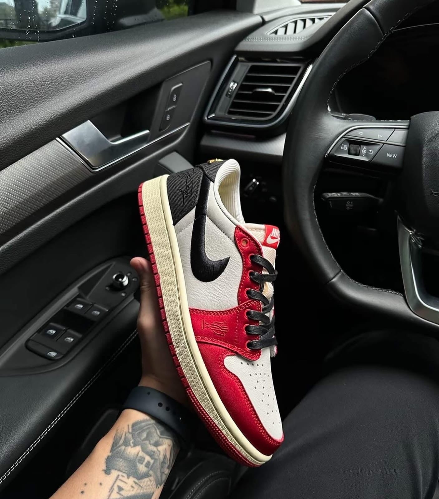 Jordan 1 Low OG " Trophy Room Away "