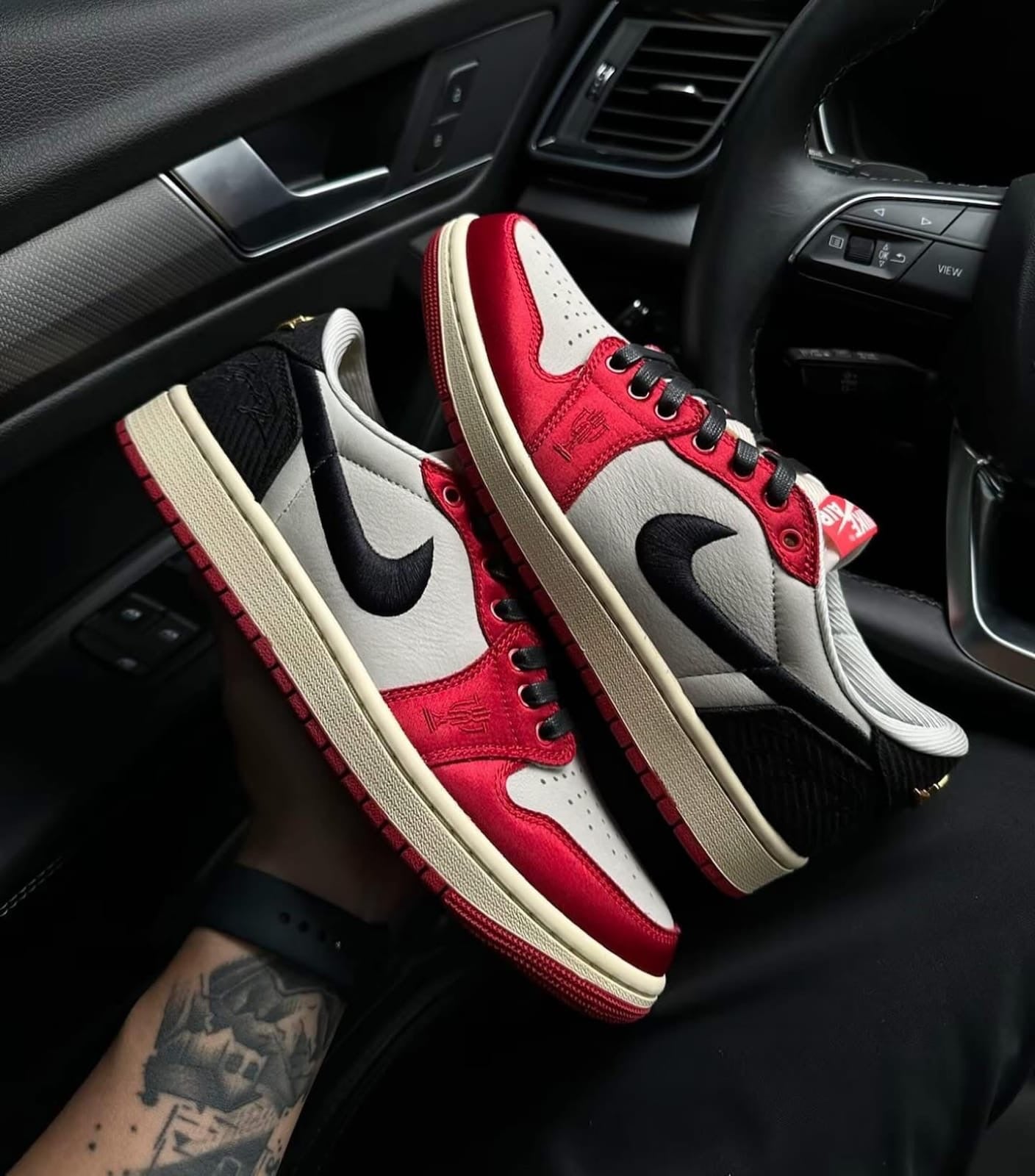 Jordan 1 Low OG " Trophy Room Away "