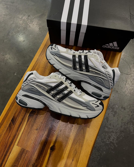 Adidas x Pharrell Williams Adistar Jellyfish sneakers