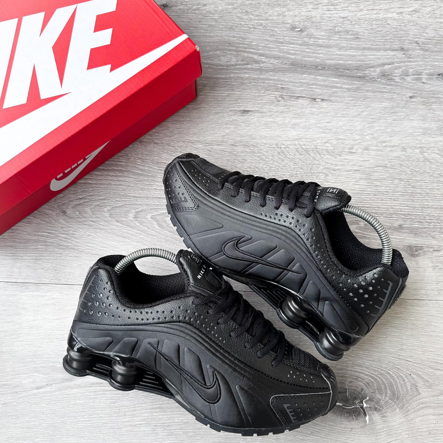 Nike Shox R4 " Triple Black "